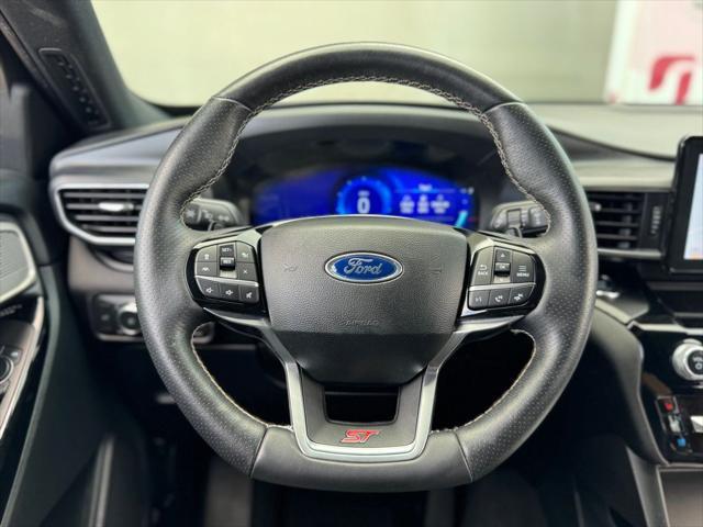 Photo of 2022 Agate Black Metallic Ford Explorer
