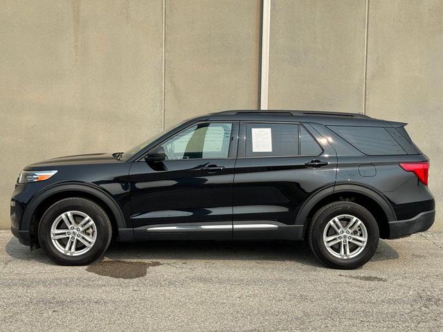 Photo of 2023 Agate Black Metallic Ford Explorer