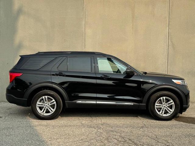 Photo of 2023 Agate Black Metallic Ford Explorer