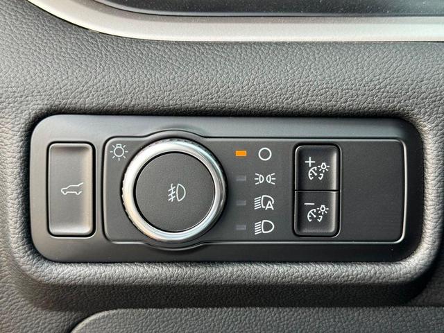 Photo of 2023 Agate Black Metallic Ford Explorer