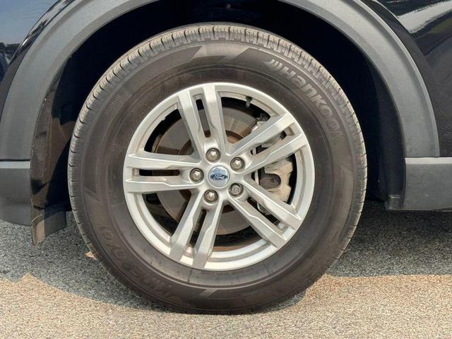 Photo of 2023 Agate Black Metallic Ford Explorer