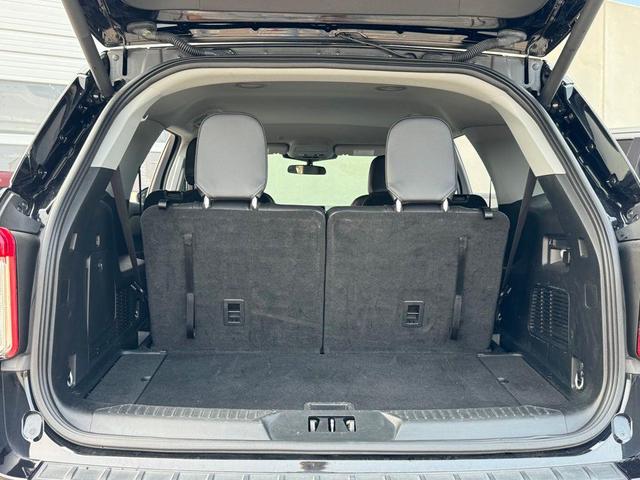 Photo of 2023 Agate Black Metallic Ford Explorer