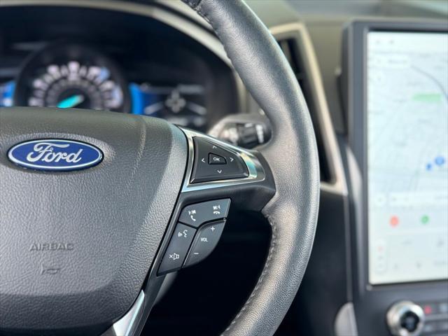 Photo of 2022 Forged Green Metallic Ford Edge