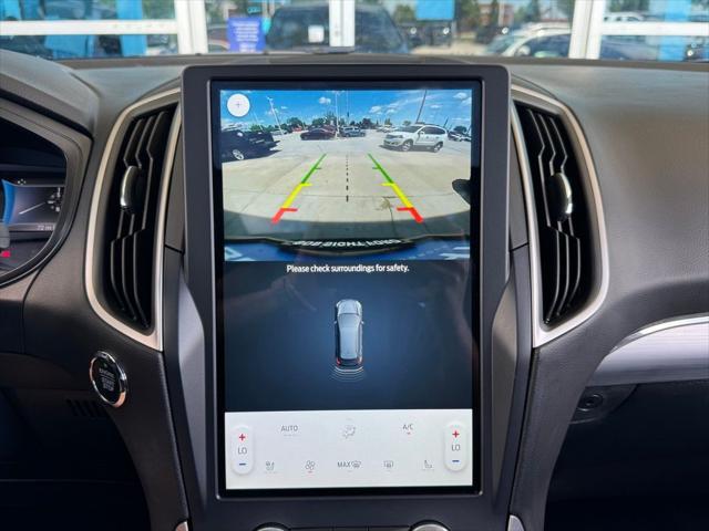 Photo of 2022 Forged Green Metallic Ford Edge