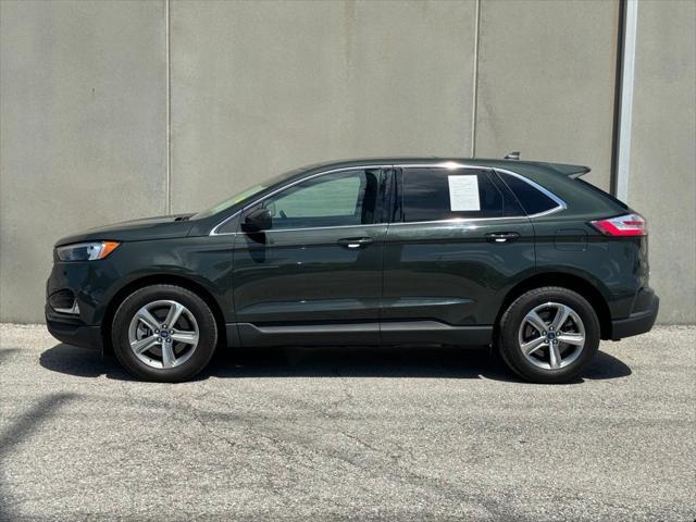 Photo of 2022 Forged Green Metallic Ford Edge