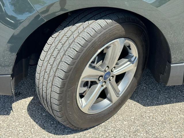 Photo of 2022 Forged Green Metallic Ford Edge