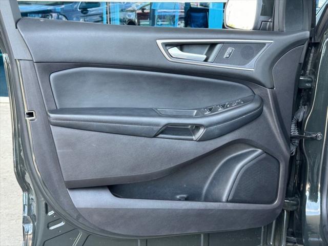 Photo of 2022 Forged Green Metallic Ford Edge