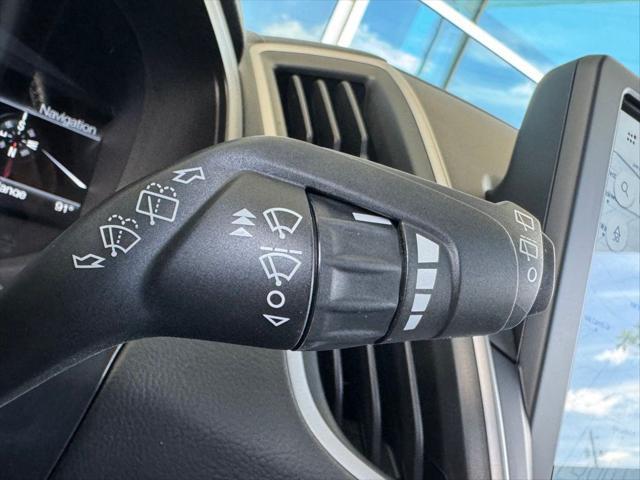 Photo of 2022 Forged Green Metallic Ford Edge