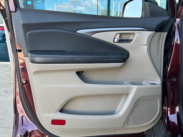 Photo of 2016 Dark Cherry Pearl Honda Pilot