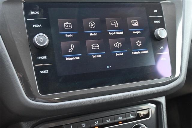 Photo of 2019 White Silver Metallic Volkswagen Tiguan