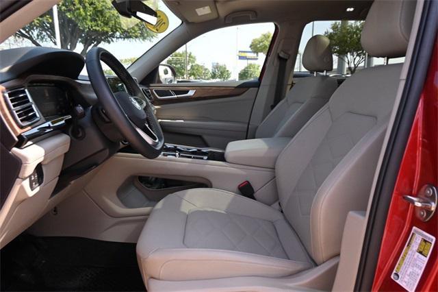 Photo of 2024 Aurora Red Metallic Volkswagen Atlas