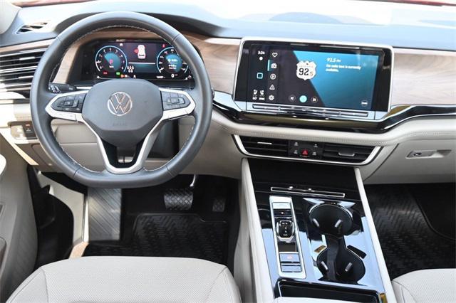 Photo of 2024 Aurora Red Metallic Volkswagen Atlas