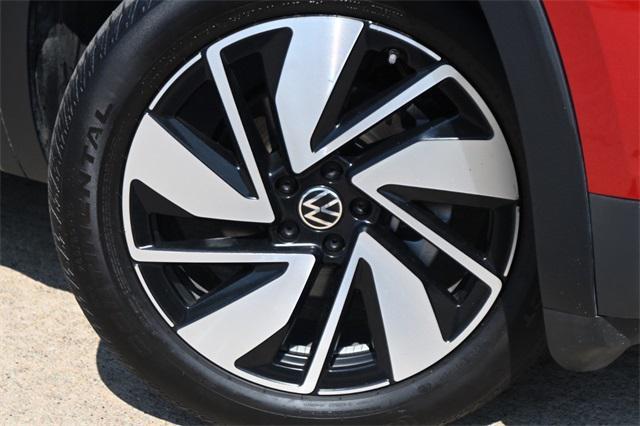 Photo of 2024 Aurora Red Metallic Volkswagen Atlas