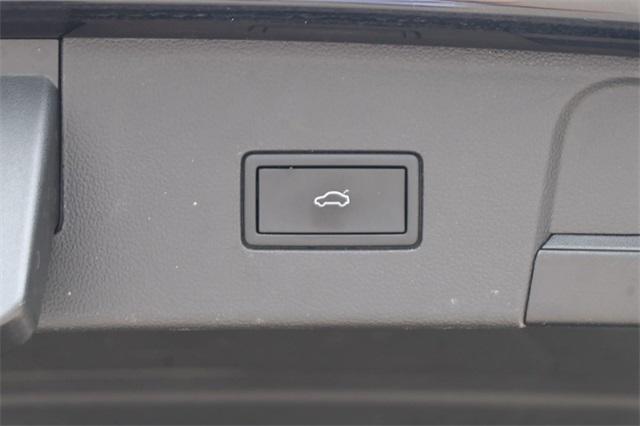 Photo of 2024 Deep Black Pearl Volkswagen Atlas