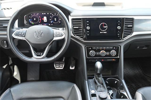 Photo of 2023 Pyrite Silver Metallic Volkswagen Atlas Cross Sport