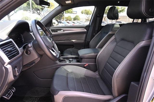 Photo of 2023 Pyrite Silver Metallic Volkswagen Atlas Cross Sport