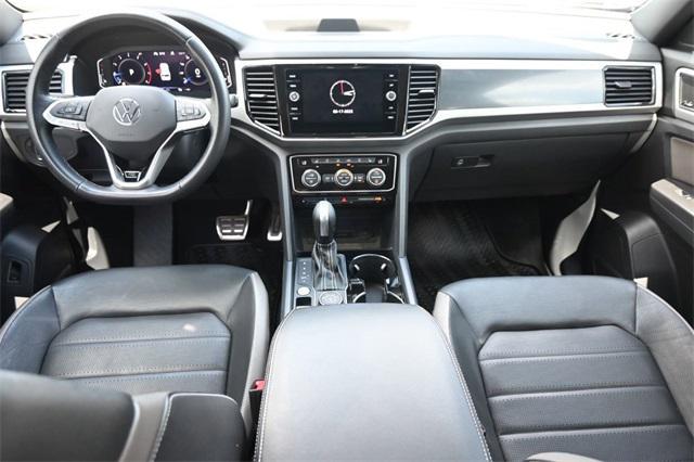 Photo of 2023 Pyrite Silver Metallic Volkswagen Atlas Cross Sport