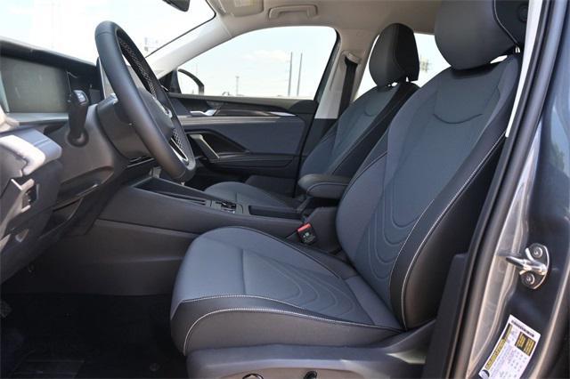 Photo of 2025 Platinum Gray Metallic Volkswagen Tiguan