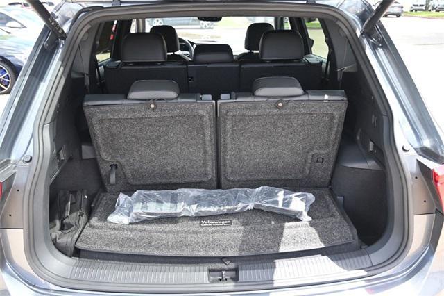 Photo of 2022 Platinum Gray Metallic Volkswagen Tiguan