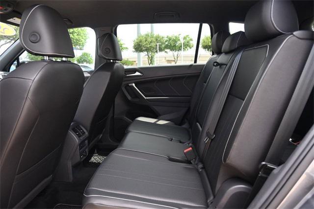 Photo of 2022 Platinum Gray Metallic Volkswagen Tiguan