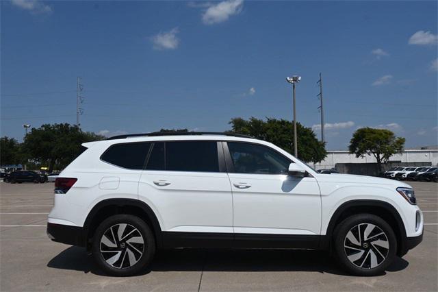 Photo of 2025 Pure White Volkswagen Atlas