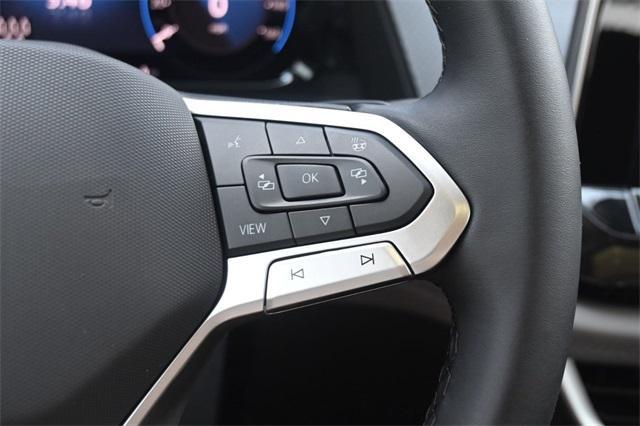 Photo of 2025 Pure White Volkswagen Atlas