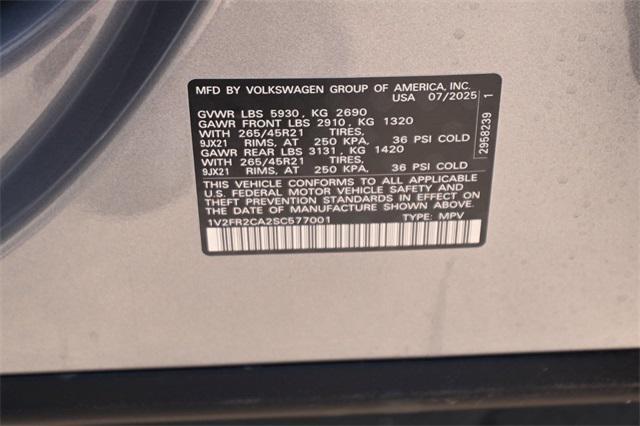 Photo of 2025 Silver Mist Metallic Volkswagen Atlas