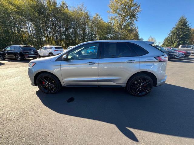 Photo of 2022 Iconic Silver Metallic Ford Edge