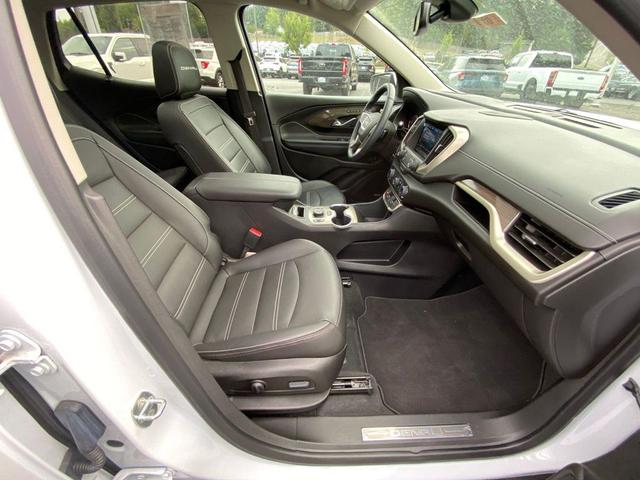 Photo of 2023 White Frost Tricoat GMC Terrain