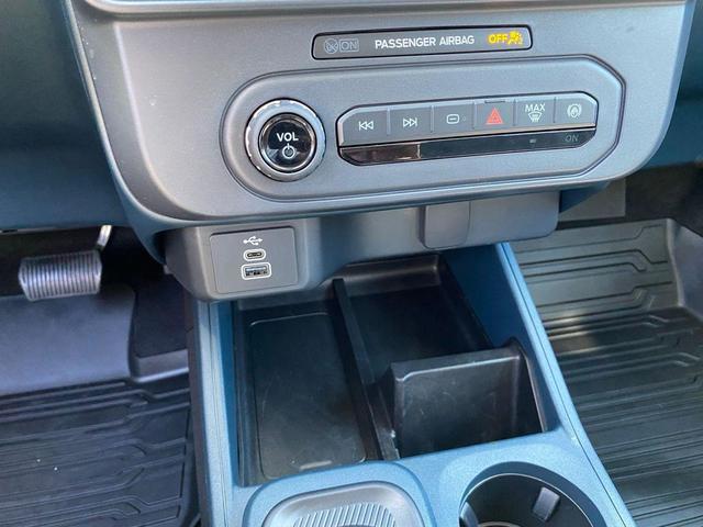 Photo of 2025 Oxford White Ford Maverick