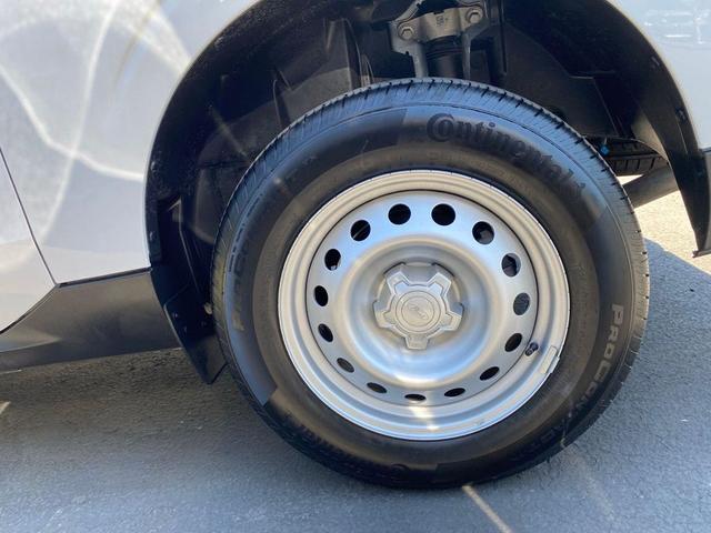 Photo of 2025 Oxford White Ford Maverick
