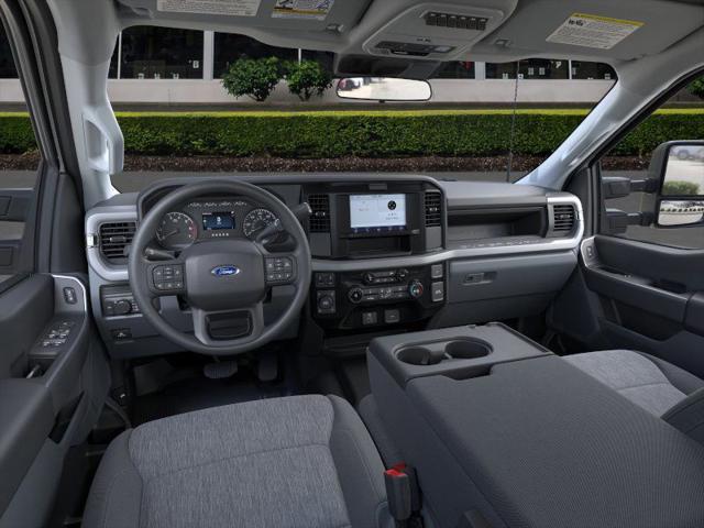 Photo of 2025 Oxford White Ford F-350