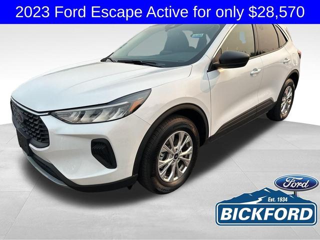 Photo of 2023 Oxford White Ford Escape