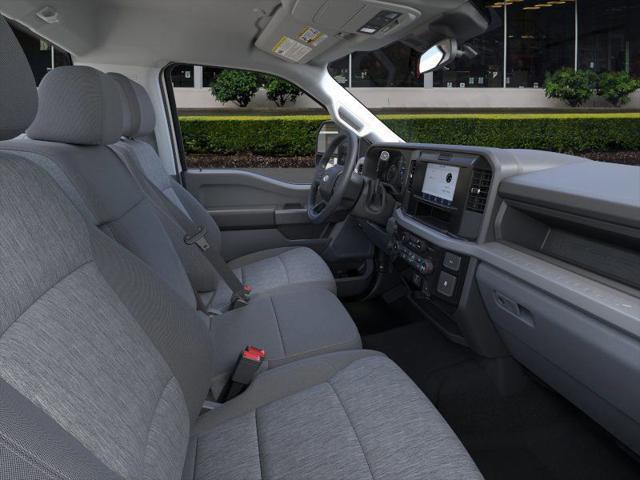 Photo of 2025 Oxford White Ford F-350
