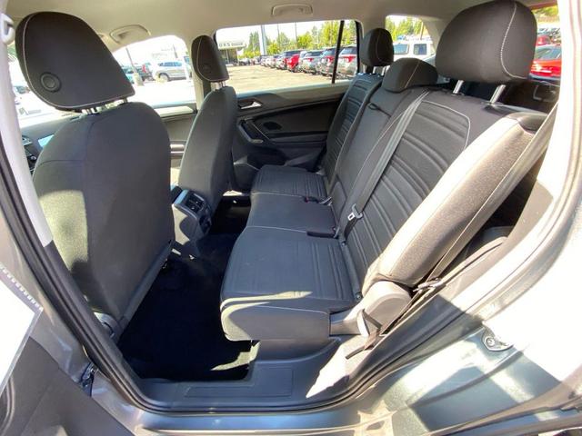 Photo of 2024 Platinum Gray Metallic Volkswagen Tiguan