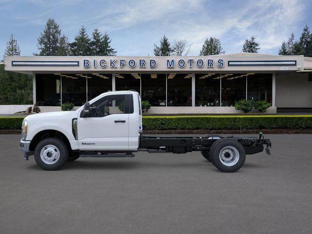 Photo of 2025 Oxford White Ford F-350