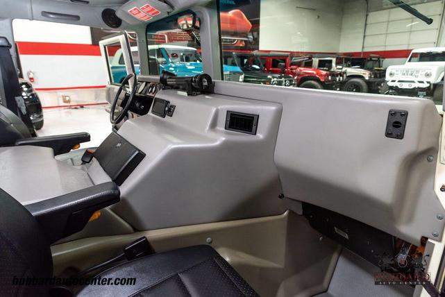 Photo of 1995 Gloss White Am General Hummer