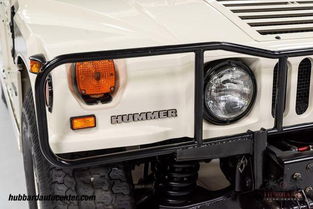 Photo of 1995 Gloss White Am General Hummer