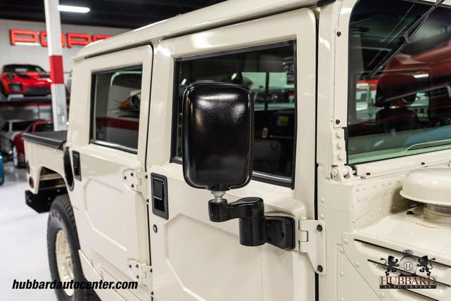 Photo of 1995 Gloss White Am General Hummer