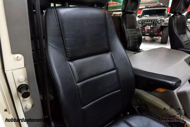 Photo of 1995 Gloss White Am General Hummer