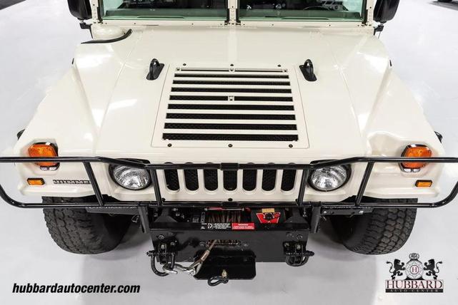 Photo of 1995 Gloss White Am General Hummer