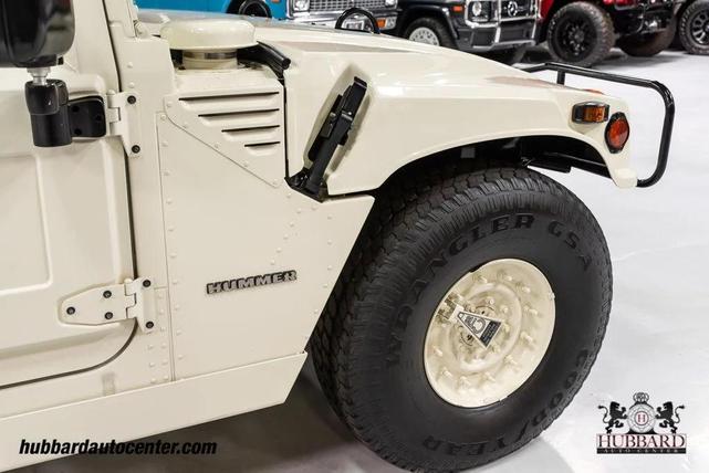 Photo of 1995 Gloss White Am General Hummer