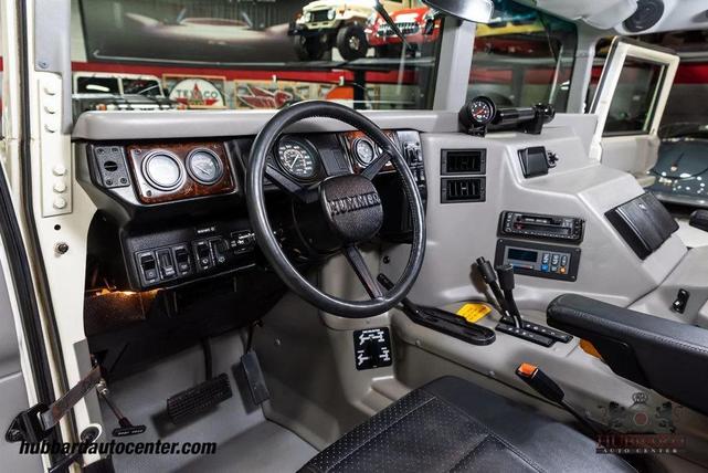 Photo of 1995 Gloss White Am General Hummer