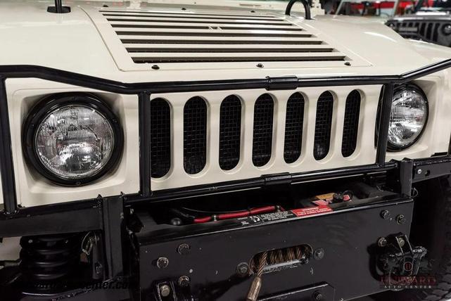 Photo of 1995 Gloss White Am General Hummer