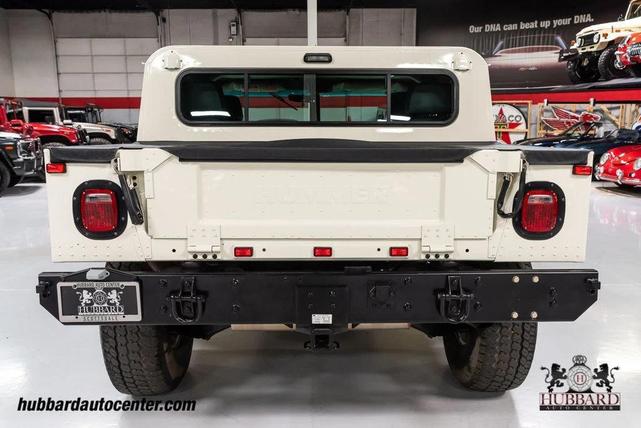 Photo of 1995 Gloss White Am General Hummer