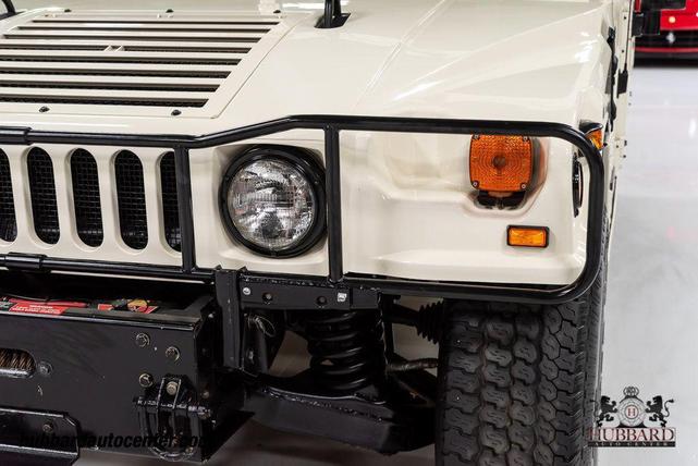 Photo of 1995 Gloss White Am General Hummer