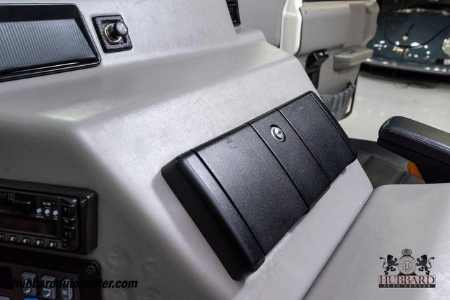 Photo of 1995 Gloss White Am General Hummer