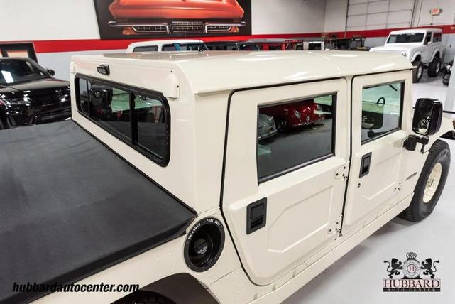 Photo of 1995 Gloss White Am General Hummer