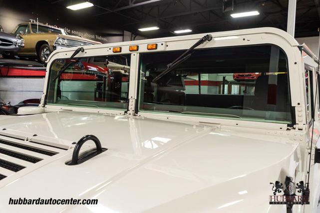 Photo of 1995 Gloss White Am General Hummer