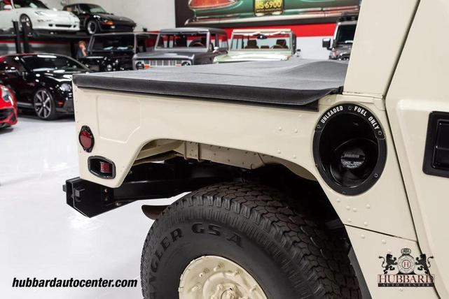Photo of 1995 Gloss White Am General Hummer